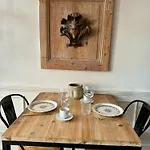 Les Suites Du Cours & Spa